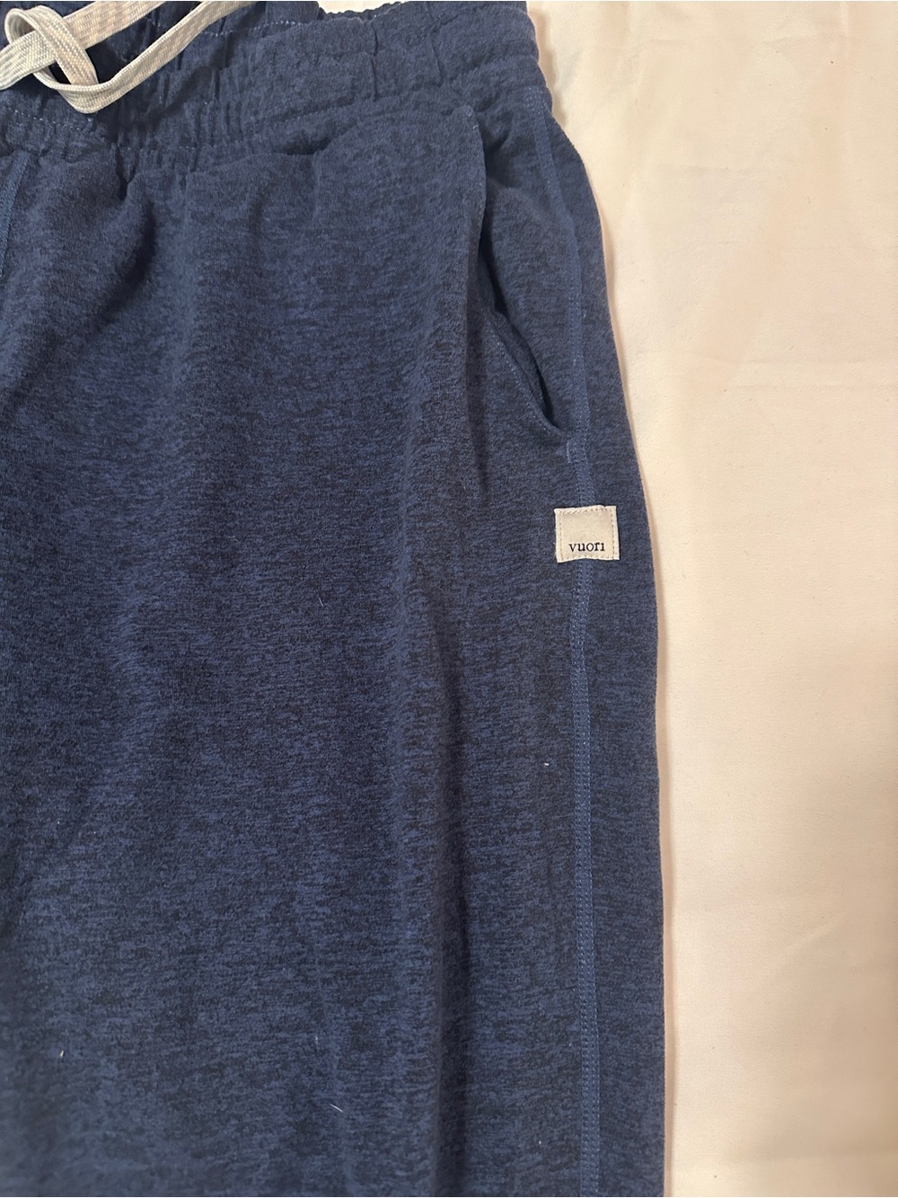 Vuori Performance Jogger Pants. Size Small. Navy - Picture 4 of 5